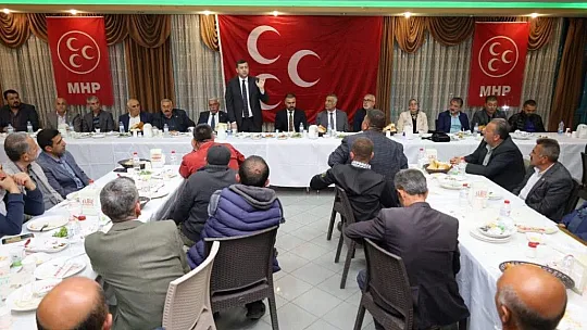 Ersoy'dan muhtarlara yemek!