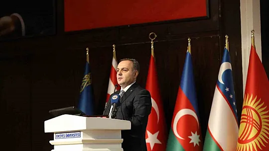 ERÜ'de 2 kongre birden