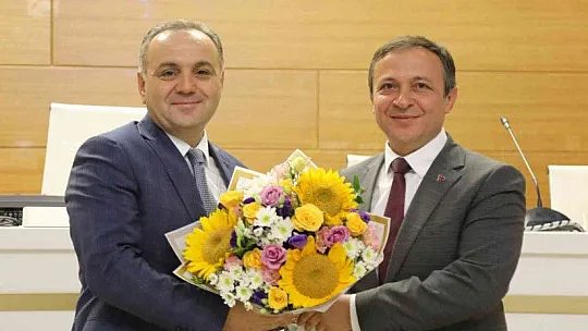 ERÜ'de devir teslim! Yeni Rektör koltuğa oturdu...