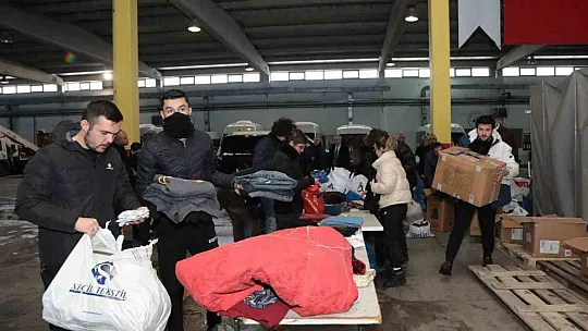 ERÜ'den deprem bölgesine uzanan yardım eline destek yağıyor
