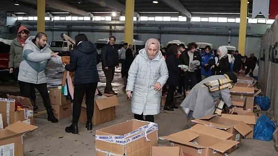 ERÜ'den deprem bölgesine uzanan yardım eline destek yağıyor