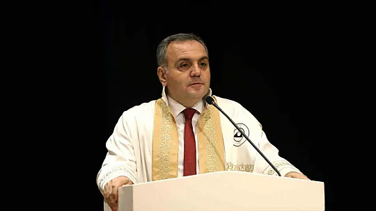Öğrenciler önlüklerini törenle giydi...