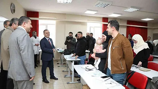ERÜ Rektörü Altun, ERSEM'i ziyaret etti