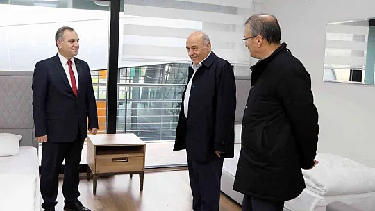 ERÜ Rektörü Altun, Hasta Yakınları Misafirhanelerini Ziyaret Etti