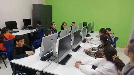 Sivaslı öğrencileri misafir ettiler...