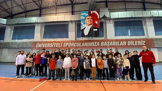 Sivaslı öğrencileri misafir ettiler...