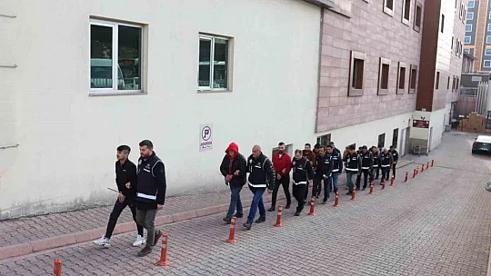 Eş zamanlı 15 adrese 'kaçakçılık' operasyonu: çok sayıda gözaltı var