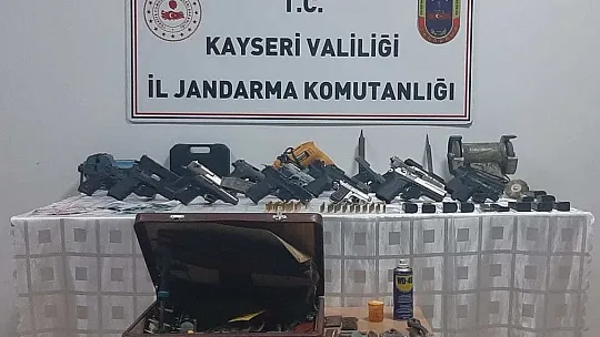 Evini silah imalathanesine çevirdi