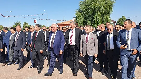 MHP Lideri Bahçeli Kayseri'ye geldi! AK Parti'den dikkat çeken karşılama...
