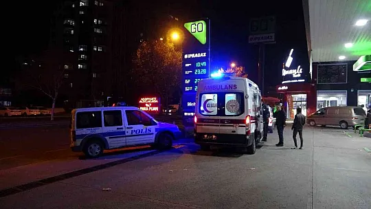 Gaz kaçağı olan otomobil akaryakıt istasyonunda böyle patladı