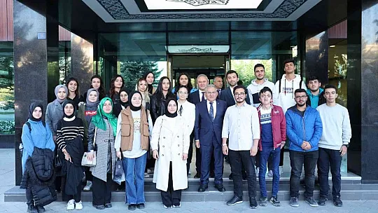 ERÜ öğrencilerinden belediye ziyareti
