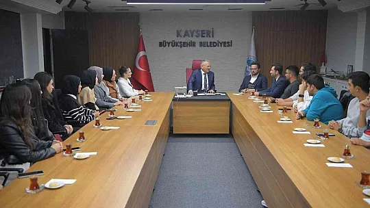 ERÜ öğrencilerinden belediye ziyareti