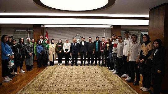 ERÜ öğrencilerinden belediye ziyareti
