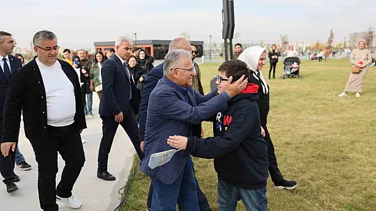 Gençler Millet Bahçesi'nde bir araya geldi