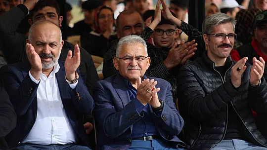 Gençler Millet Bahçesi'nde bir araya geldi
