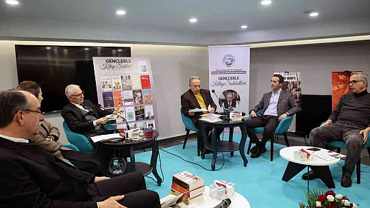 Başkan gençlerle kitap sohbeti yaptı!