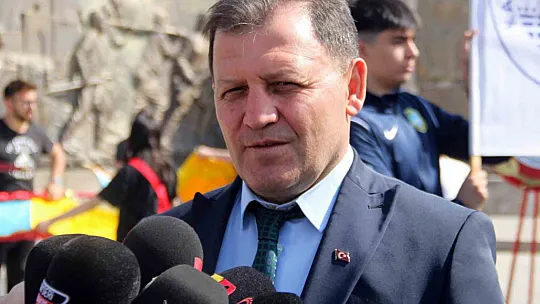 Kutlamaların adresi Cumhuriyet Meydanı...
