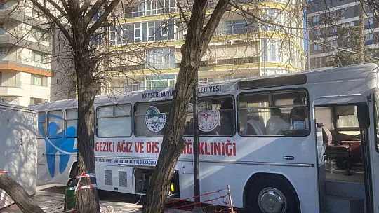 Depremzedelerin Gezici Ağız ve Diş Sağlığı Kliniği Hizmetinde