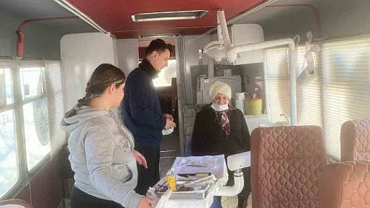 Depremzedelerin Gezici Ağız ve Diş Sağlığı Kliniği Hizmetinde