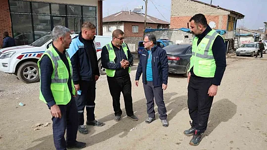 Göksun'da güç birliği ile yaralar sarılıyor