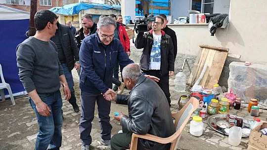Göksun'da güç birliği ile yaralar sarılıyor
