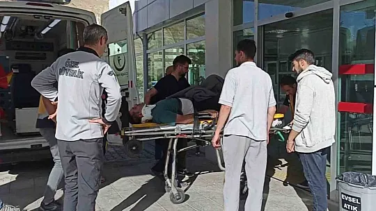 Gürün'de otomobiller çarpıştı: 4 yaralı