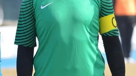 Futbolu bıraktı!