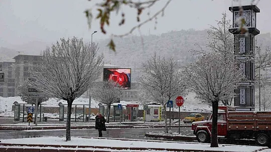 O ilçe beyaza büründü!