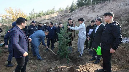 Hacılar'da bin 111 Fidan Toprakla Buluştu