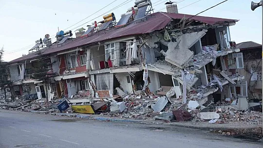 Hacılar ve Develi Belediyeleri Göksun'da Çalışmalara Destek Veriyor