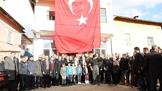Develi'de halı saha sözü verdi...