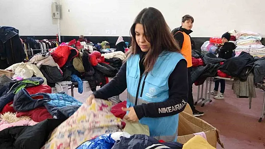 Hatice Nur'un küçük kalbiyle kurduğu büyük cümleler görevliyi duygulandırdı