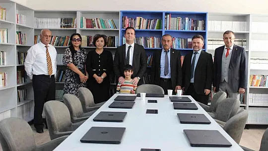 Hayırsever İş Kadını Tomarza'ya Kütüphane açtı!