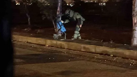 Hırsızlık şüphelisi kaçarken askeri alana girdi, çantası fünye ile patlatıldı