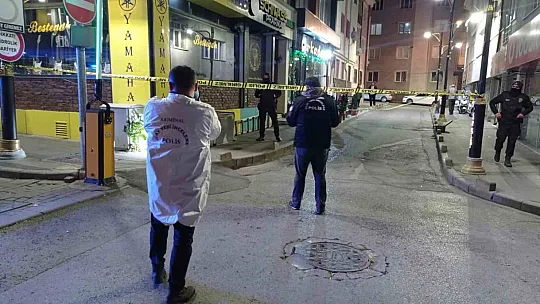 Husumetli oldukları şahsın aracının lastiklerini kesip, havaya ateş açarak kaçtılar