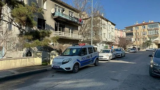 Apartmanda çıkan yangında 1 kişi hastaneye kaldırıldı