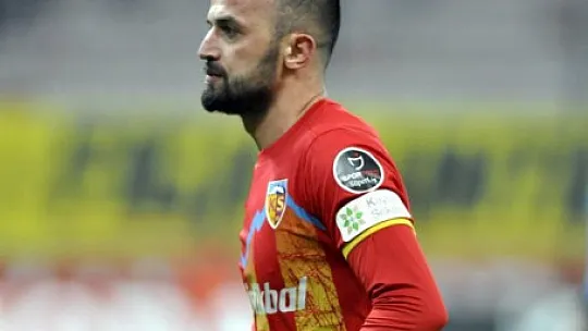İlhan Parlak futbolu bıraktı - Kayserispor Haberleri