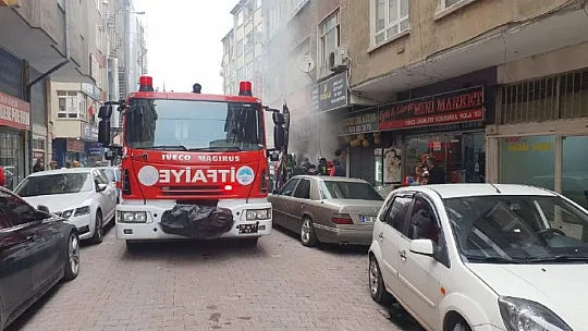 İş yeri deposunda yangın