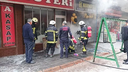İş yeri deposunda yangın