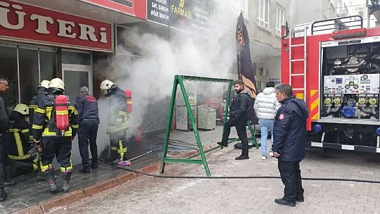 İş yeri deposunda yangın