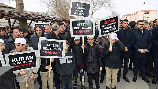 İsveç'te Kuranı Kerimin Yakılması Yahyalı'da Protesto Edildi