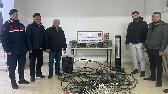 Bağ evi hırsızları yakalandı