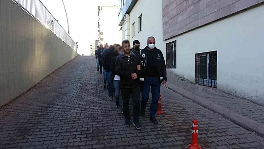 Kaçakçılık operasyonu: 8 kişi ile ilgili yeni gelişme...