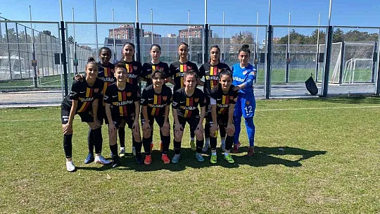 Kayseri Kadın FK: 3 - İlkadım Belediyesi Yabancılar Pazarıspor: 1