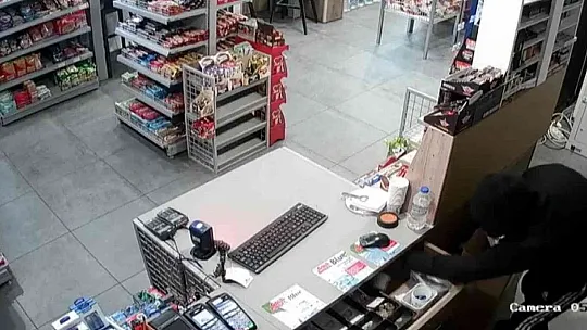 Kapüşonlu hırsız yakalandı