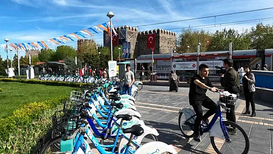 Kayserililerin hizmetinde...
