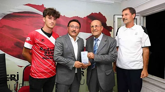 Şampiyonlara plaket