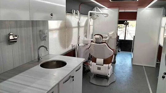 Otobüs 'Gezici Ağız ve Diş Sağlığı Kliniği' oldu!