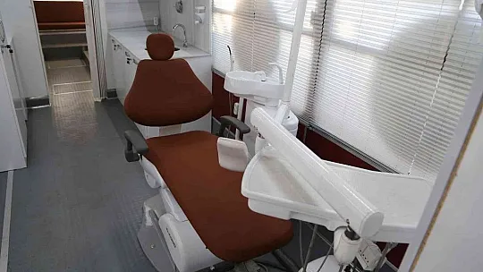 Otobüs 'Gezici Ağız ve Diş Sağlığı Kliniği' oldu!