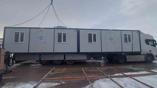 Adıyaman'a iş makineleri, Elbistan'a konteynır gönderildi